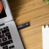 ADATA SC610 unità flash USB 2 TB USB tipo A 3.2 Gen 2 (3.1 Gen 2) Nero, Disco a stato solido Nero, 2 TB, USB tipo A, 3.2 Gen 2 (3.1 Gen 2), 550 MB/s, Sleeve, Nero