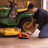 BLACK+DECKER ASI300 compressore ad aria AC, Pompa di aria arancione /Nero, 11 bar