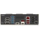 GIGABYTE X870E AORUS PRO Scheda Madre - Supporta CPU AMD Ryzen 9000, 16+2+2 fasi VRM digitali, fino a 8000MHz DDR5 (OC), 3xPCIe 5.0 + 1xPCIe 4.0, Wi-Fi 7, LAN 2.5GbE, USB 4 Nero, 16+2+2 fasi VRM digitali, fino a 8000MHz DDR5 (OC), 3xPCIe 5.0 + 1xPCIe 4.0, Wi-Fi 7, LAN 2.5GbE, USB 4, AMD, Socket AM5, AMD Ryzen 7000 Series, AMD Ryzen 8000 Series, AMD Ryzen 9000 Series, Socket AM5, 256 GB, DDR5-SDRAM