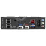 GIGABYTE X870 EAGLE WIFI7 Scheda Madre - Supporta CPU AMD Ryzen 9000, 14+2+2 fasi VRM, fino a 8000MHz DDR5 (OC), 1xPCIe 5.0 + 2xPCIe 4.0, Wi-Fi 7, LAN 2.5GbE, USB 4 Nero/grigio, 14+2+2 fasi VRM, fino a 8000MHz DDR5 (OC), 1xPCIe 5.0 + 2xPCIe 4.0, Wi-Fi 7, LAN 2.5GbE, USB 4, AMD, Socket AM5, AMD Ryzen 7000 Series, AMD Ryzen 8000 Series, AMD Ryzen 9000 Series, Socket AM5, 256 GB, DDR5-SDRAM