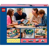 LEGO Family 41838 Momenti di Viaggio, Mappa del Mondo con Aereo e Supporto Foto da Costruire, Idea Regalo Ragazzi e Ragazze, Giochi di costruzione Mappa del Mondo con Aereo e Supporto Foto da Costruire, Idea Regalo Ragazzi e Ragazze, Set da costruzione, 14 anno/i, Plastica, 1231 pz, 2,27 kg