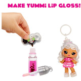 MGA Entertainment Yummiland Lip Gloss Doll Sour Sweeties - Misty Cakes, Bambola Mini bambola, Femmina, 4 anno/i, Bambino/Bambina, Multicolore