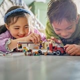 LEGO City 60454 Camper Van delle Vacanze d’Avventura, Veicolo Giocattolo con 3 Minifigure e Accessori, Giochi per Bambini 6+, Giochi di costruzione Veicolo Giocattolo con 3 Minifigure e Accessori, Giochi per Bambini 6+, Set da costruzione, 6 anno/i, Plastica, 385 pz, 627 g