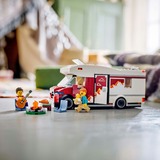 LEGO City 60454 Camper Van delle Vacanze d’Avventura, Veicolo Giocattolo con 3 Minifigure e Accessori, Giochi per Bambini 6+, Giochi di costruzione Veicolo Giocattolo con 3 Minifigure e Accessori, Giochi per Bambini 6+, Set da costruzione, 6 anno/i, Plastica, 385 pz, 627 g