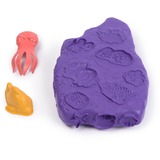 Spin Master Kinetic Sand, Project Planet, Barriera corallina con 227 g di sabbia da gioco blu e 2 attrezzi, materiali sostenibili concepiti per la salvaguardia dell'ambiente, giocattoli sensoriali per bambini dai 3 anni in su, Gioco di sabbia 