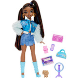 Mattel HYC22, Bambola 