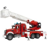 bruder MACK Granite fire engine with water pump veicolo giocattolo, Veicolo modello rosso/Bianco, 4 anno/i, ABS sintetico, Rosso, Bianco