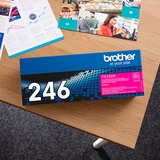 Brother TN-246M cartuccia toner 1 pz Originale Magenta 2200 pagine, Magenta, 1 pz