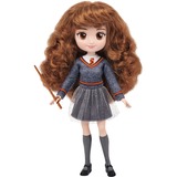 Spin Master Wizarding World | Bambola articolata Hermione Granger 20cm | Bacchetta e divisa di Hogwarts inclusa | Collezione Harry Potter | Per bambini dai 5 anni in su Wizarding World | Bambola articolata Hermione Granger 20cm | Bacchetta e divisa di Hogwarts inclusa | Collezione Harry Potter | Per bambini dai 5 anni in su, Bambola alla moda, Femmina, 5 anno/i, Bambino/Bambina, 203 mm, Multicolore