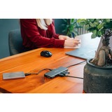 Verbatim CMH-13 USB tipo-C 10000 Mbit/s Argento, Docking station grigio, USB tipo-C, 3.5mm, DisplayPort, HDMI, RJ-45, USB 2.0, USB 3.2 Gen 1 (3.1 Gen 1) Type-A, USB 3.2 Gen 2 (3.1 Gen..., 10000 Mbit/s, 30 Hz, Argento, Acrilonitrile butadiene stirene (ABS), Alluminio