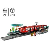 LEGO City 60423 Tram e Fermata del Tram, Treno Giocattolo da Costruire con Stazione e Vagoni Ferroviari, Giochi per Bambini 7+, Giochi di costruzione Treno Giocattolo da Costruire con Stazione e Vagoni Ferroviari, Giochi per Bambini 7+, Set da costruzione, 7 anno/i, Plastica, 811 pz, 1,65 kg