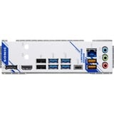 ASRock 90-MXBKF0-A0UAYZ, Scheda madre argento/Blu