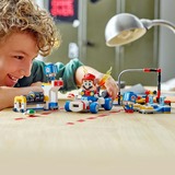 LEGO Super Mario 72035 Mario Kart : Officina di Toad, Garage Giocattolo con Macchina e 2 Personaggi, Giochi per Bambini 8+, Giochi di costruzione Garage Giocattolo con Macchina e 2 Personaggi, Giochi per Bambini 8+, Set da costruzione, 8 anno/i, Plastica, 390 pz, 614 g