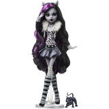 Mattel HKN28, Bambola 