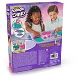 Spin Master Kinetic Sand Shimmer, Set di Gioco Laboratorio di Pasticceria Unicorni, 453 g di Sabbia Cinetica, Verde Acqua Luccicante e Rosa, 8 Attrezzi unicorno, Giocattoli Sensoriali per Bambini, 3+ Anni, Gioco di sabbia 