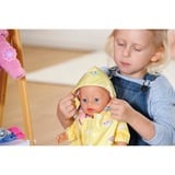 ZAPF Creation BABY born Deluxe Rain Outfit 43cm, Accessori della bambola giallo/Rosa, BABY born Deluxe Rain Outfit 43cm, Set da pioggia per bambola, 3 anno/i