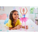 Mattel HLC25, Bambola 