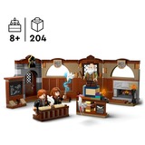 LEGO Harry Potter Castello di Hogwarts: Lezione di Incantesimi con 3 Minifigure e Funzione di levitazione, Giochi Bambini 8+, Giochi di costruzione Giochi Bambini 8+, Set da costruzione, 8 anno/i, Plastica, 204 pz, 323 g