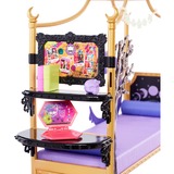 Mattel HHK64, Sullo sfondo 