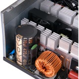 Thermaltake PS-SPW-0600NNFAWE-1, Alimentatore PC 