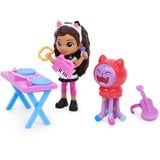 Spin Master Gabby‘s Dollhouse, set Art Studio con 2 personaggi giocattolo, 2 accessori, scatola con sorpresa e mobile, giocattolo per bambini dai 3 anni in su, Gioco figura Gabby's Dollhouse Gabby‘s Dollhouse, set Art Studio con 2 personaggi giocattolo, 2 accessori, scatola con sorpresa e mobile, giocattolo per bambini dai 3 anni in su, 3 anno/i, Multicolore