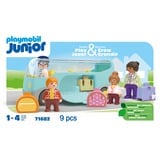 PLAYMOBIL Junior: Autobus turistico, Giochi di costruzione 
