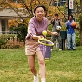Spin Master Aerobie Flingo, gioco di lancio e ricezione per esterni per bambini e adulti, set con pallina da lanciare e prendere al volo per giochi estivi, giochi per cortile, campeggio e spiaggia per bambini dagli 8 anni in su, Attrezzature per il fitness Aerobie Flingo, gioco di lancio e ricezione per esterni per bambini e adulti, set con pallina da lanciare e prendere al volo per giochi estivi, giochi per cortile, campeggio e spiaggia per bambini dagli 8 anni in su, Gioco Pop-n-catch, 8 anno/i