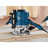 Bosch GOF 1250 CE Nero, Blu 24000 Giri/min 1250 W, Router blu, Nero, Blu, 24000 Giri/min, 6, 8 (5/16"), 10000 Giri/min, 6 cm, 5,5 m/s²