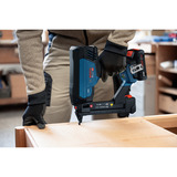 Bosch Chiodatrice a batteria per legno GTH 18V-38 2M Professional solo, 18Volt, Graffatrice blu/Nero