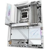 GIGABYTE X870E AORUS PRO ICE Scheda Madre - Supporta CPU AMD Ryzen 9000, 16+2+2 Fasi VRM Digitale, fino a 8000MHz DDR5 (OC), 3xPCIe 5.0 + 1xPCIe 4.0, Wi-Fi 7, 2.5GbE LAN, USB 4 argento/Bianco, 16+2+2 Fasi VRM Digitale, fino a 8000MHz DDR5 (OC), 3xPCIe 5.0 + 1xPCIe 4.0, Wi-Fi 7, 2.5GbE LAN, USB 4, AMD, Socket AM5, AMD Ryzen 7000 Series, AMD Ryzen 8000 Series, AMD Ryzen 9000 Series, Socket AM5, 256 GB, DDR5-SDRAM