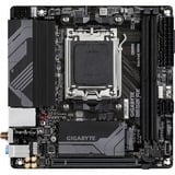 GIGABYTE B650I AX Scheda madre - AMD Ryzen serie 9000, VRM a 5+2+1 fasi, fino a 6400 MHz DDR5 (OC), 1xPCIe 4.0 M.2, LAN 2,5 GbE, WIFI 6E, USB 3.2 Gen 2 Nero/grigio, VRM a 5+2+1 fasi, fino a 6400 MHz DDR5 (OC), 1xPCIe 4.0 M.2, LAN 2,5 GbE, WIFI 6E, USB 3.2 Gen 2, AMD, Socket AM5, AMD Ryzen 7000 Series, AMD Ryzen 8000 Series, AMD Ryzen 9000 Series, Socket AM5, DDR5-SDRAM, 128 GB