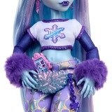 Mattel HNF64, Bambola 