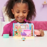 Spin Master Gabby's Dollhouse, Stanza Baby Box Craft-a-riffic con il personaggio gatto Baby Scatola, accessori, mobili e scatole con sorpresa, per bambini dai 3 anni in su, Sullo sfondo Gabby's Dollhouse , Stanza Baby Box Craft-a-riffic con il personaggio gatto Baby Scatola, accessori, mobili e scatole con sorpresa, per bambini dai 3 anni in su, Azione/Avventura, 3 anno/i, Multicolore