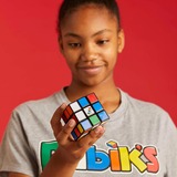 Spin Master RUBIK's, SPIN MASTER, Il Cubo di Rubik's Classico 3X3, L'Originale, per bambini dagli 8+, Rompicapo Professionale a cobinazione di colori, problem-solving, Gioco di abilità Rubik’s , , Il Cubo di Classico 3X3, L'Originale, per bambini dagli 8+, Rompicapo Professionale a cobinazione di colori, problem-solving, Cubo di Rubik, 8 anno/i
