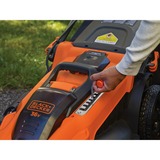 BLACK+DECKER Tosaerba a batteria CLMA4825L2, 36 volt, Rasaerba arancione /Nero