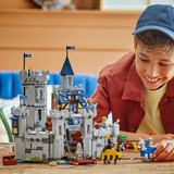 LEGO Creator 3in1 31168 Castello del Cavaliere Medievale, Giocattolo Trasformabile in Torneo o in Villaggio per Bambini 9+, Giochi di costruzione Giocattolo Trasformabile in Torneo o in Villaggio per Bambini 9+, Set da costruzione, 9 anno/i, Plastica, 1371 pz, 2,52 kg