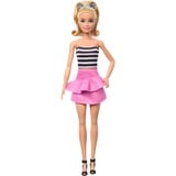 Mattel HRH11, Bambola 