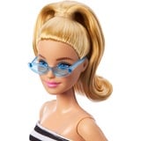 Mattel HRH11, Bambola 