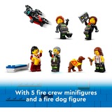 LEGO City 60414 Caserma dei Pompieri e Autopompa con Camion Giocattolo, 6 Minifigure, Cane e Accessori, Gioco per Bambini 6+, Giochi di costruzione 6 Minifigure, Cane e Accessori, Gioco per Bambini 6+, Set da costruzione, 6 anno/i, Plastica, 843 pz, 1,78 kg