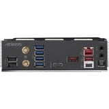 GIGABYTE Z790 AORUS PRO X WIFI7 Scheda madre - Supporta CPU Intel Core di 14a generazione, VRM a 18+1+2 fasi, fino a 8266MHz DDR5 (OC), 1xPCIe 5.0 + 4xPCIe 4.0 M.2, Wi-Fi 7, LAN 5GbE, USB 3.2 Gen 2 Nero, VRM a 18+1+2 fasi, fino a 8266MHz DDR5 (OC), 1xPCIe 5.0 + 4xPCIe 4.0 M.2, Wi-Fi 7, LAN 5GbE, USB 3.2 Gen 2, Intel, LGA 1700, Intel® Celeron®, Intel® Core™ i3, Intel® Core™ i5, Intel® Core™ i7, Intel® Core™ i9,..., LGA 1700, 192 GB, DDR5-SDRAM
