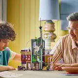 LEGO ǀ Marvel 76324 Spider-Man Contro Oscorp, Moto Giocattolo e 8 Minifigure, Regalo da Collezione per Bambini e Bambine 10+, Giochi di costruzione Moto Giocattolo e 8 Minifigure, Regalo da Collezione per Bambini e Bambine 10+, Set da costruzione, 10 anno/i, Plastica, 808 pz, 1,55 kg