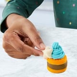 Hasbro Kitchen Creations Il Magico Mixer, impastatrice giocattolo con finti accessori da cucina, giocattolo per attività manuali per bambini e bambine, Impastare impastatrice giocattolo con finti accessori da cucina, giocattolo per attività manuali per bambini e bambine, Kit di cucina per bambini, 3 anno/i, Non tossico, Argilla, Multicolore