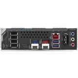 GIGABYTE X870 GAMING X WIFI7 Scheda Madre - Supporta CPU AMD Ryzen 9000, 16+2+2 fasi VRM, fino a 8000MHz DDR5 (OC), 1xPCIe 5.0 + 2xPCIe 4.0, Wi-Fi 7, LAN 2.5GbE, USB 4 Nero/grigio, 16+2+2 fasi VRM, fino a 8000MHz DDR5 (OC), 1xPCIe 5.0 + 2xPCIe 4.0, Wi-Fi 7, LAN 2.5GbE, USB 4, AMD, Socket AM5, AMD Ryzen 7000 Series, AMD Ryzen 8000 Series, AMD Ryzen 9000 Series, Socket AM5, 256 GB, DDR5-SDRAM