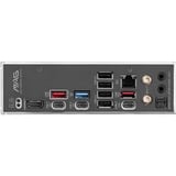 MSI 7E62-002R, Scheda madre 