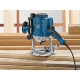 Bosch GOF 1250 CE Nero, Blu 24000 Giri/min 1250 W, Router blu, Nero, Blu, 24000 Giri/min, 6, 8 (5/16"), 10000 Giri/min, 6 cm, 5,5 m/s²