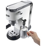 DeLonghi Dedica Style EC 685.W Semi-automatica Macchina per espresso 1,1 L bianco/argento lucido, Macchina per espresso, 1,1 L, Cialde caffè, Caffè macinato, 1300 W, Nero, Argento, Bianco