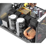 Thermaltake Toughpower PF1 alimentatore per computer 650 W 24-pin ATX ATX Nero Nero, 650 W, 100 - 240 V, 780 W, 50/60 Hz, 10 A, Attivo