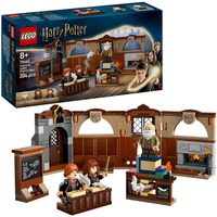 LEGO Harry Potter Castello di Hogwarts: Lezione di Incantesimi con 3 Minifigure e Funzione di levitazione, Giochi Bambini 8+, Giochi di costruzione Giochi Bambini 8+, Set da costruzione, 8 anno/i, Plastica, 204 pz, 323 g