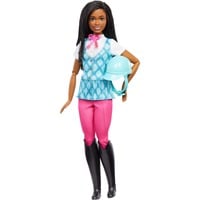Mattel HXJ39, Bambola 